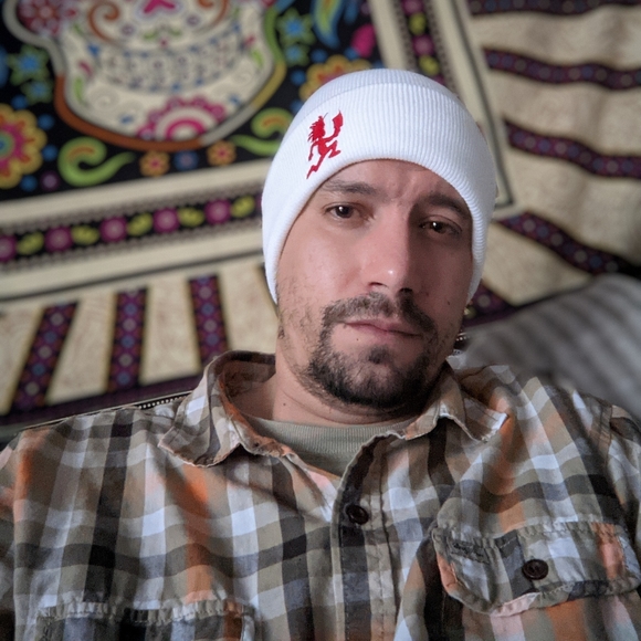 Meet your Posher, Damian - Picture 2 of 4